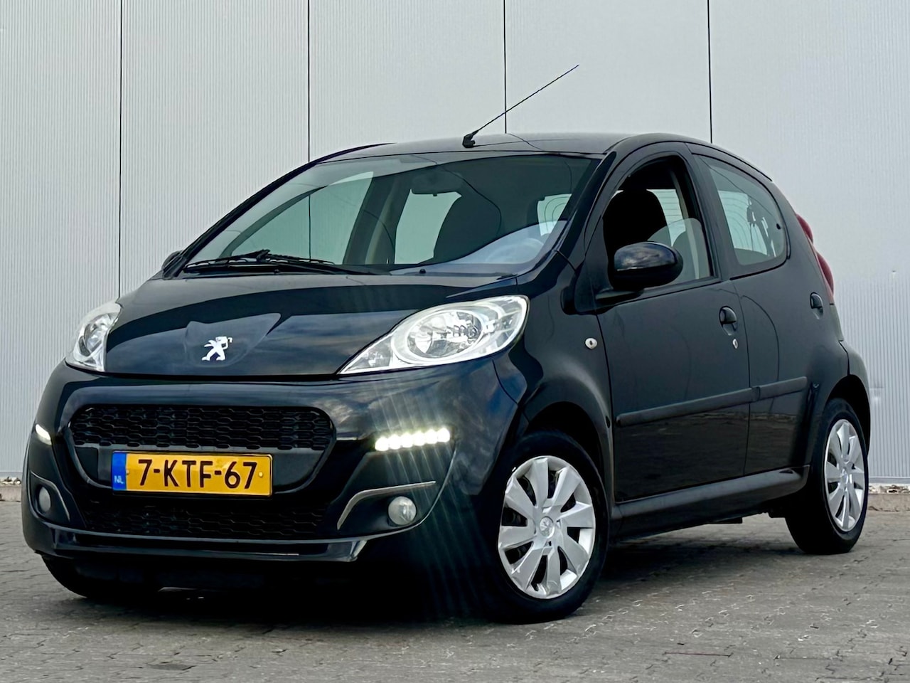 Peugeot 107 - 1.0 Active 5Deurs. Airco Nap - AutoWereld.nl