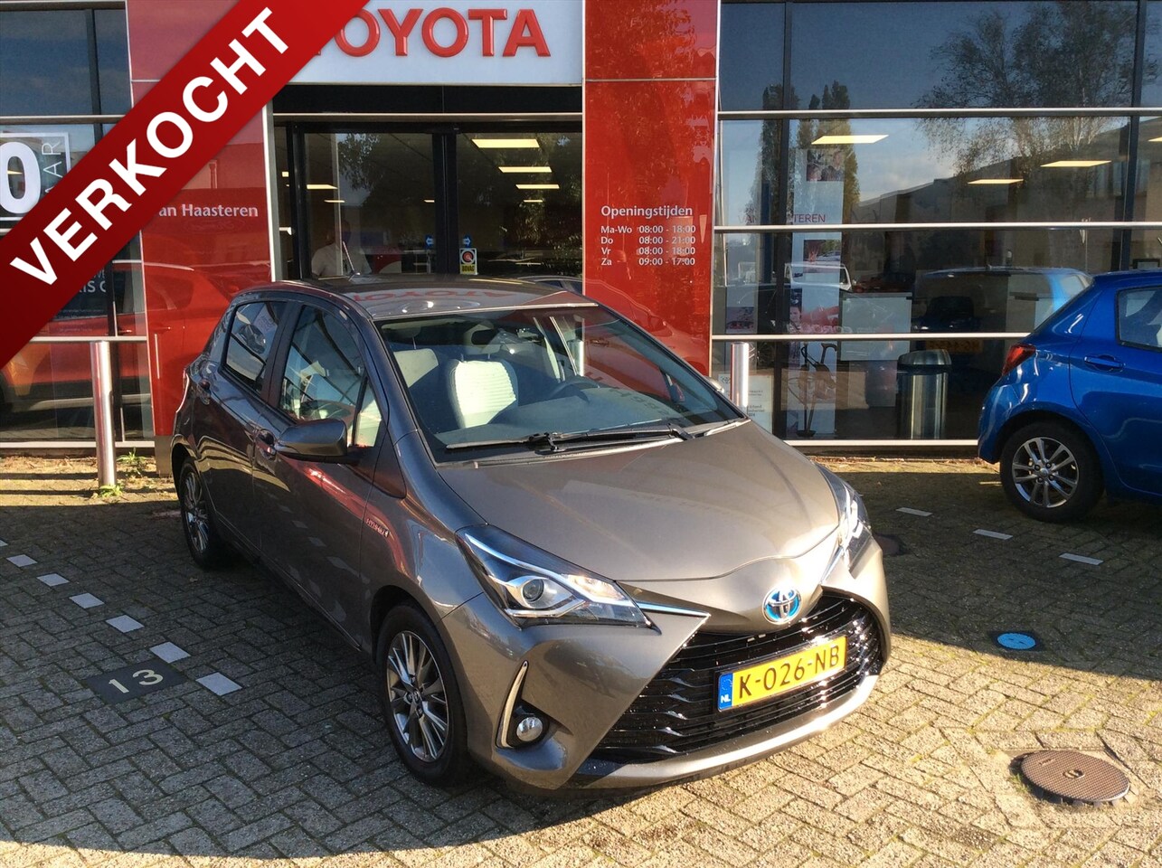 Toyota Yaris - 1.5 Full Hybrid 100pk 5D Aut Dynamic - AutoWereld.nl