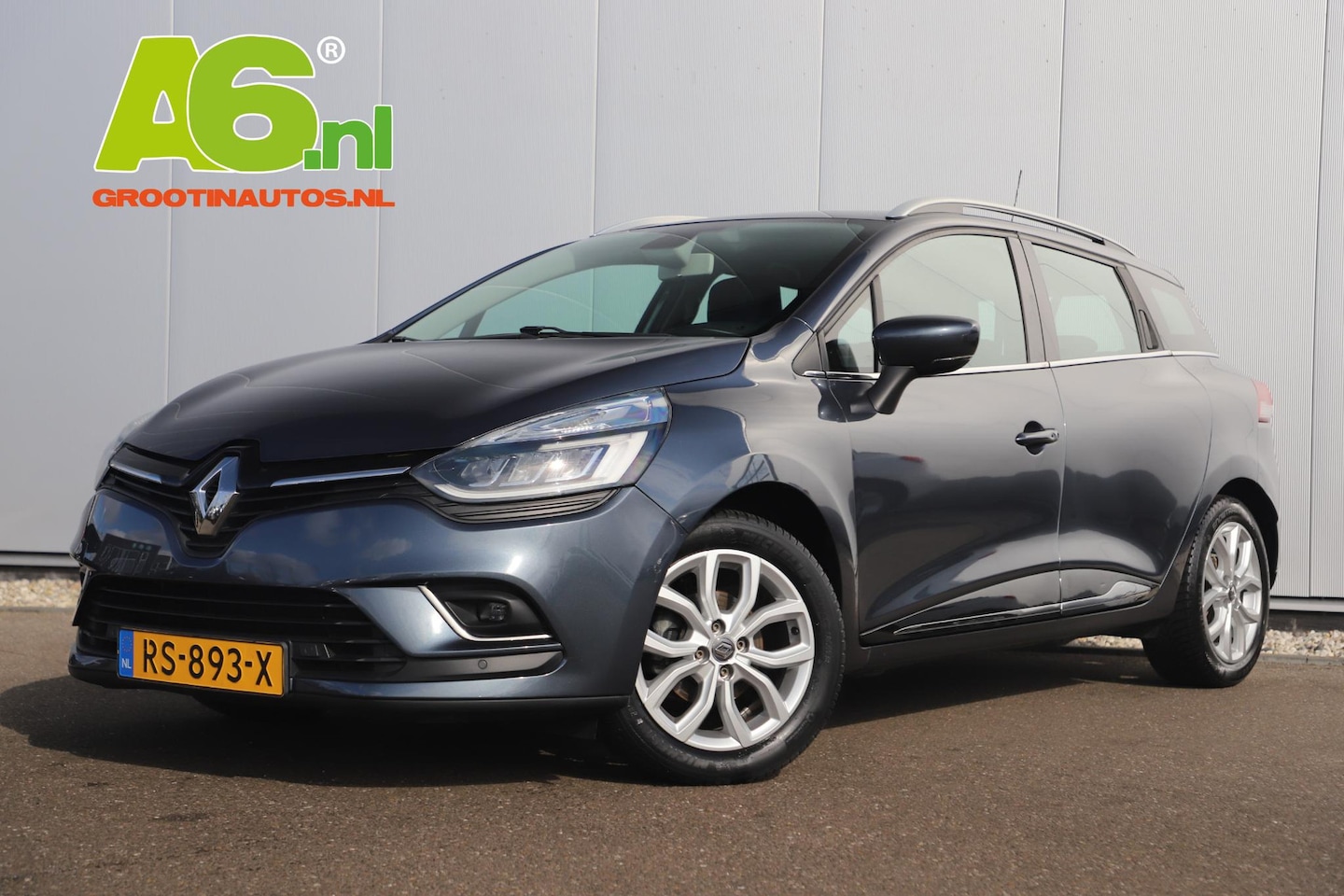 Renault Clio Estate - 1.2 TCe Intens 120PK Trekhaak Keyless 16 inch Half Leder Full LED Navigatie Achteruitrijca - AutoWereld.nl