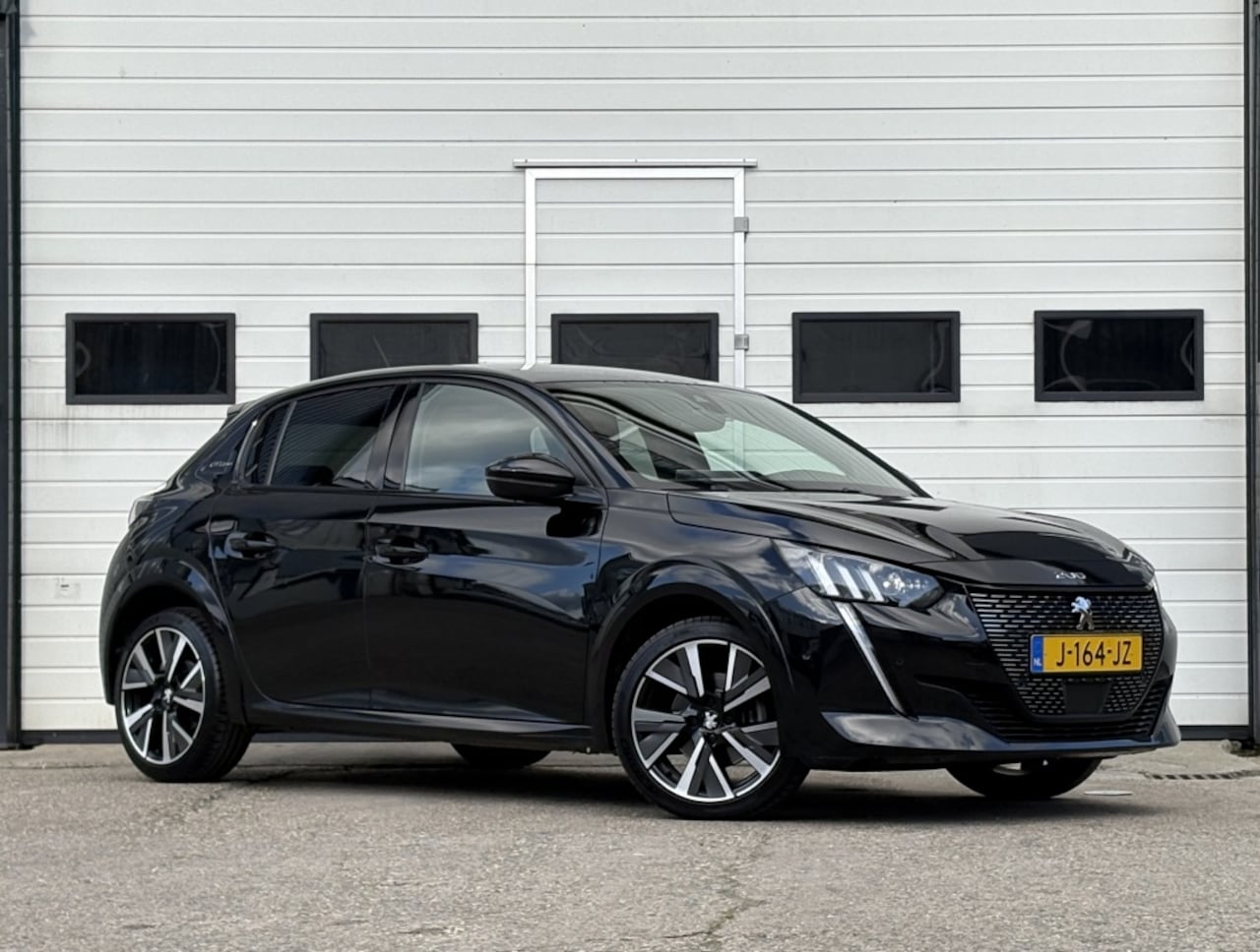 Peugeot 208 - 1.2 PureTech GT-Line Navi | Climate | Camera | Stoelverwarming - AutoWereld.nl