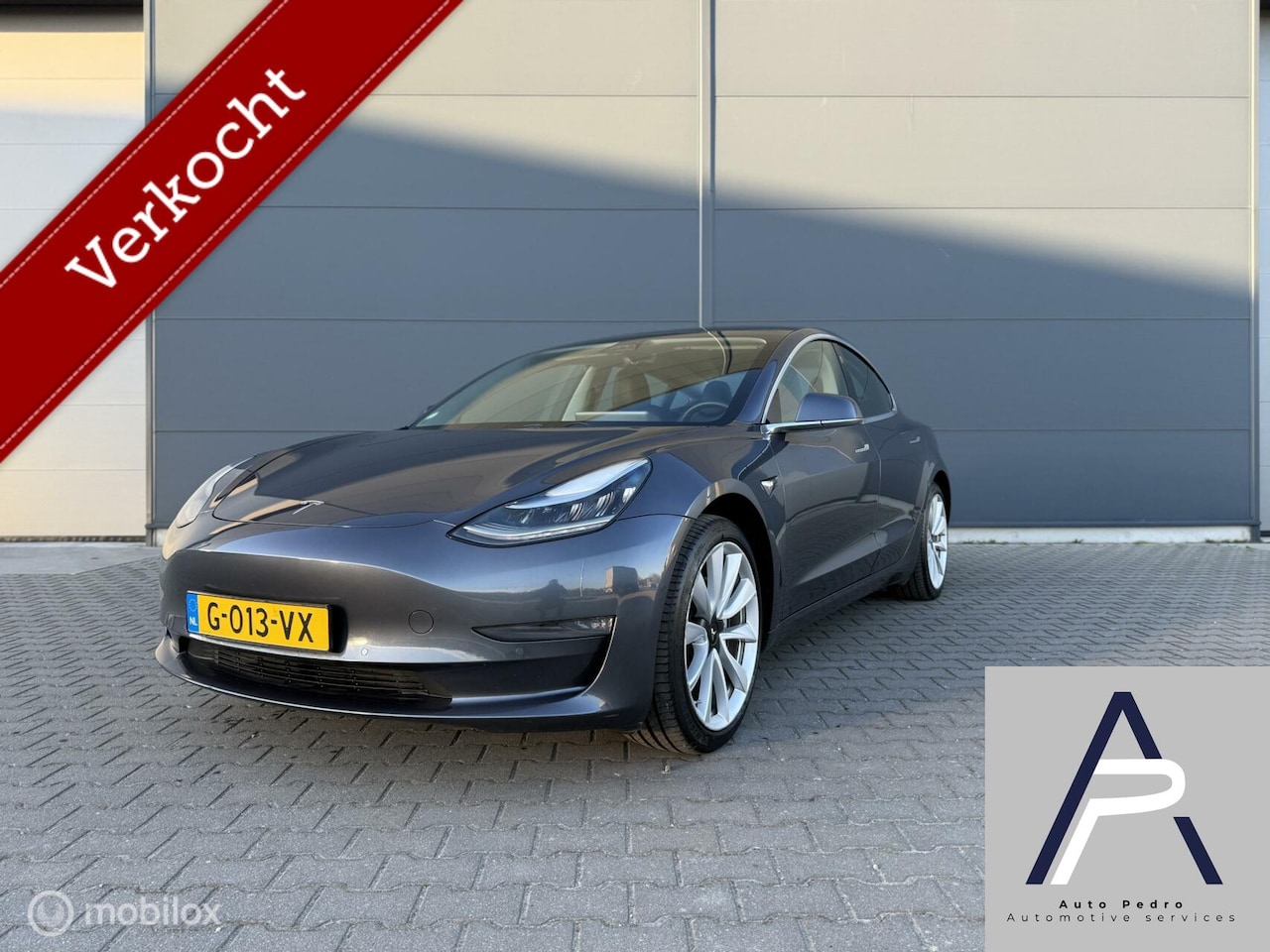 Tesla Model 3 - Long Range RWD Long Range AWD 75 kWh Grijs AUTOPILOT 19Inch - AutoWereld.nl