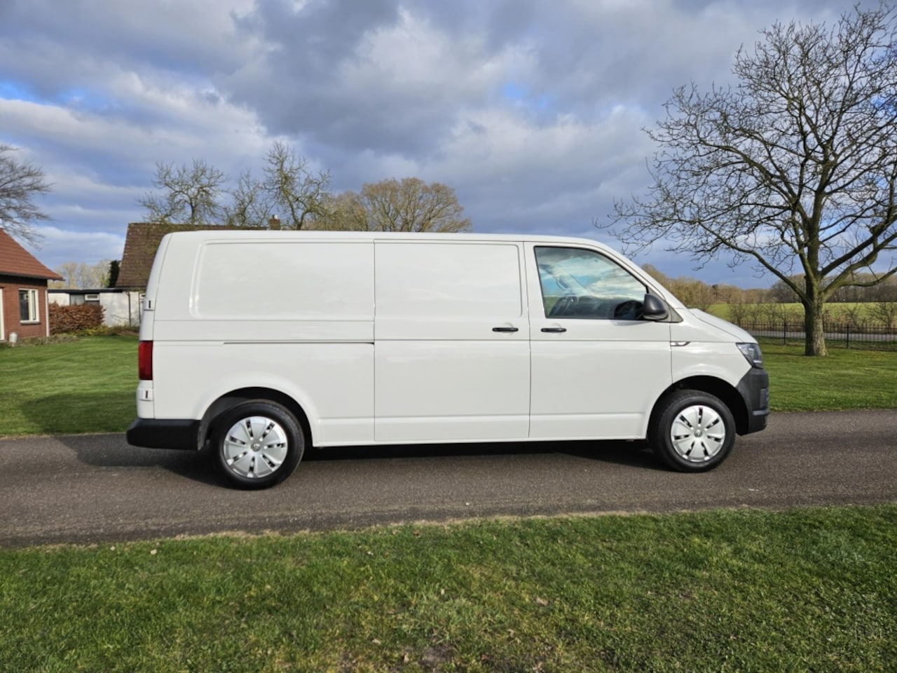 Volkswagen Transporter - 2.0 TDI L2H1 comf. - AutoWereld.nl