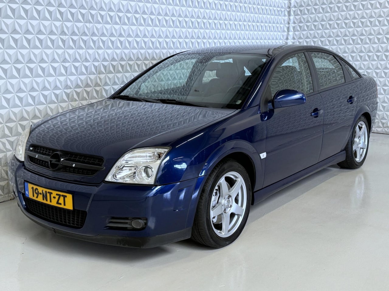 Opel Vectra GTS - 3.2 V6 Elegance / LEES DE ADVERTENTIE (2004) - AutoWereld.nl