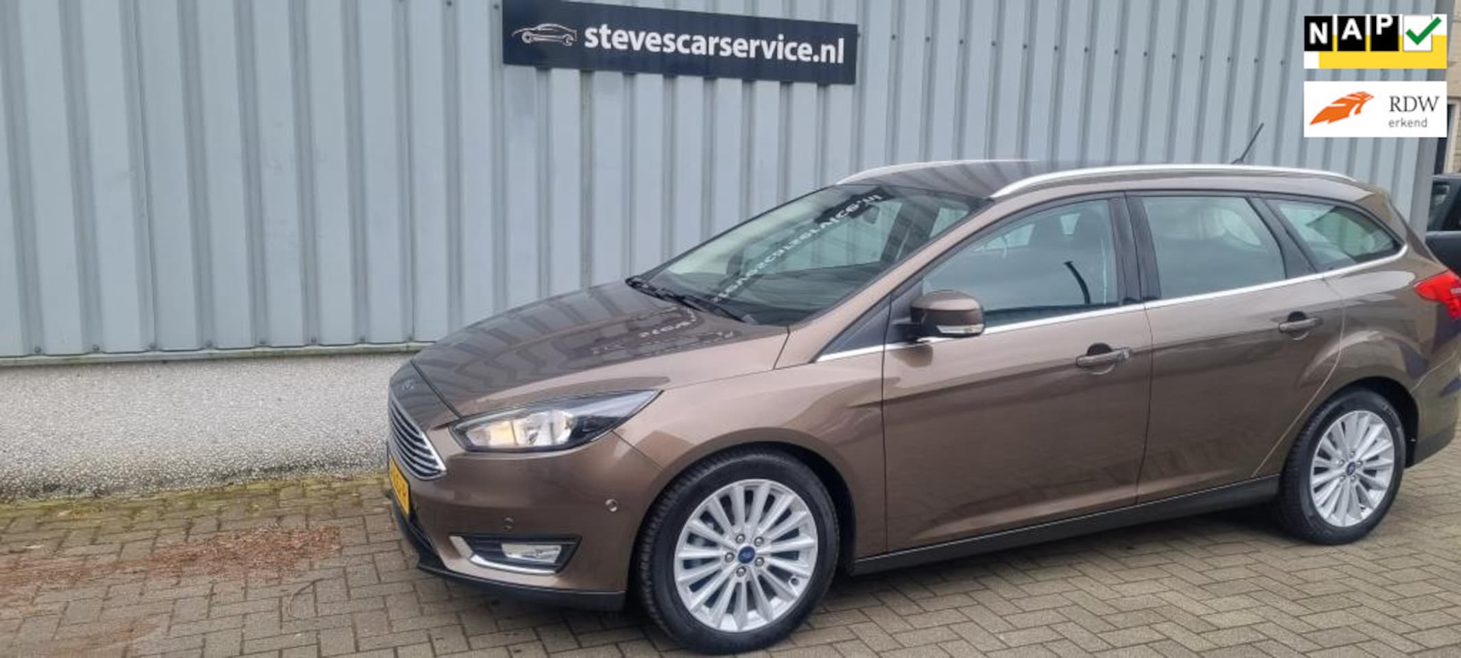 Ford Focus Wagon - 1.0 EcoBoost Titanium Business 1ste eigenaar zeer luxe uitvoering - AutoWereld.nl