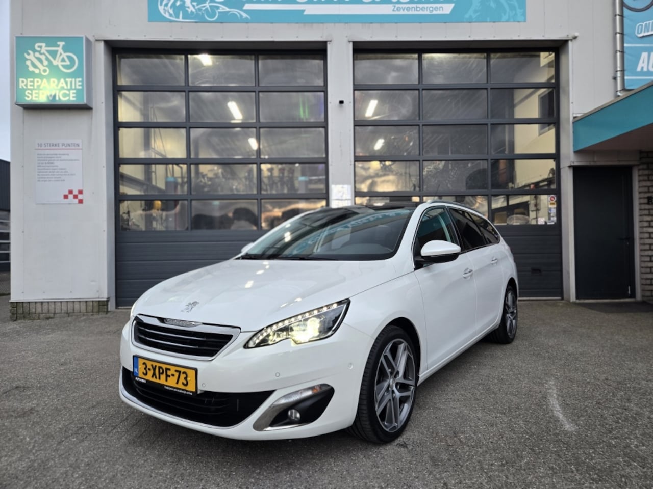 Peugeot 308 SW - 1.2 e-THP Première 1.2 e-THP Première - AutoWereld.nl