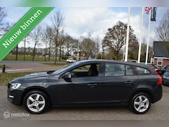 Volvo V60 - 1.6 D2 Kinetic 2013|Clima|Cruise|Navi|LED