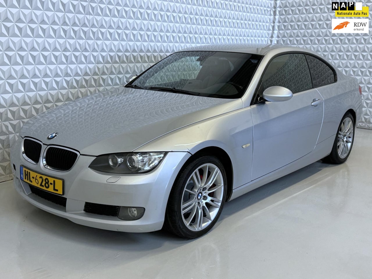 BMW 3-serie Coupé - 320i met veel opties! INRUILKOOPJE (2008) - AutoWereld.nl