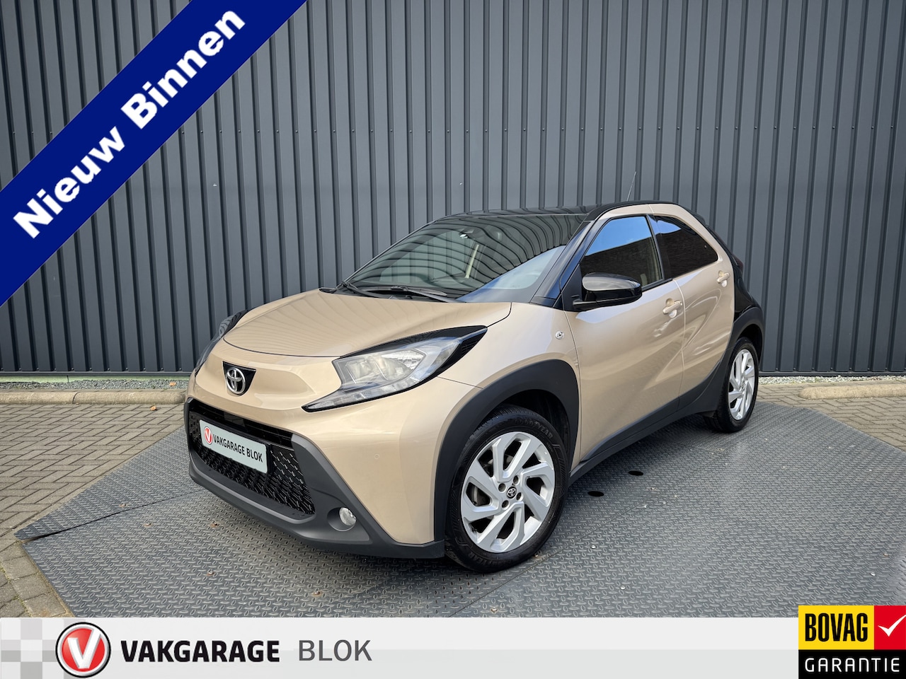 Toyota Aygo X - 1.0 VVT-i S-CVT Envy / Bi tone | PDC V+A | Apple Carplay/Android Auto | 10 jaar GARANTIE | - AutoWereld.nl