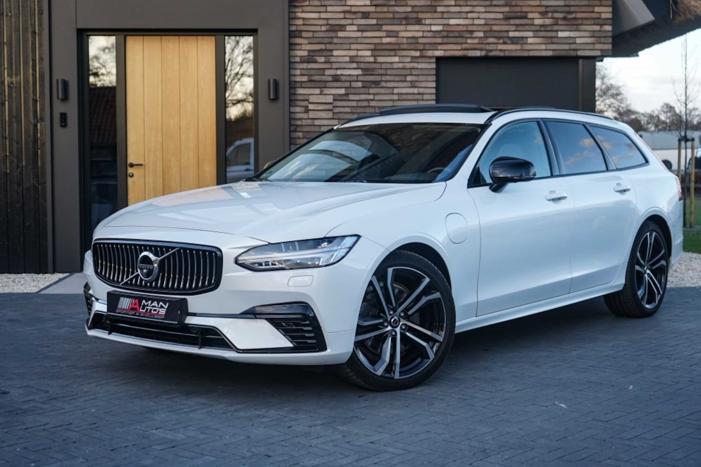 Volvo V90 - kombi V 90 T6 Twin Engine AWD R Design Expression - AutoWereld.nl