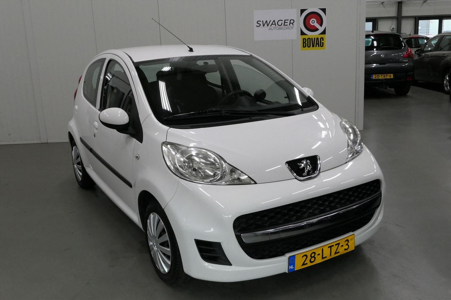 Peugeot 107 - 1.0 12V 68PK 5D XS - AutoWereld.nl