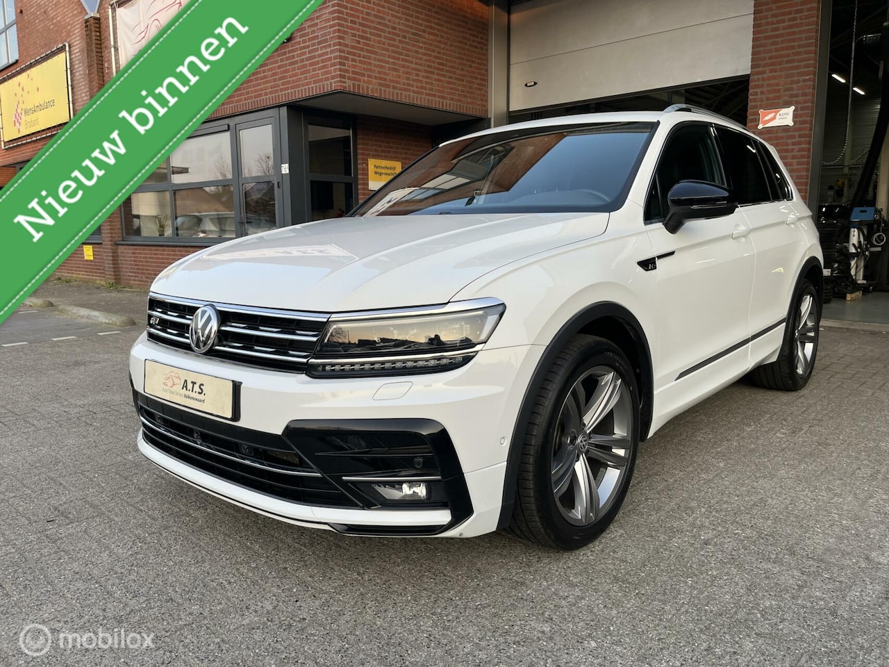 Volkswagen Tiguan - 1.5 TSI R-LINE*LED*360CAM*ACC*PDC*NAVI* - AutoWereld.nl