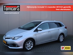 Toyota Auris - 1.8 Hybrid Business Plus Trekhaak/Navigatie/Camera/Panoramadak