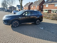 Mitsubishi Outlander - 2.0 PHEV instyle+