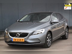 Volvo V40 - 2.0 T3 Dynamic Edition Panorama/Camera/Parkeersensor v, a/Navigatie