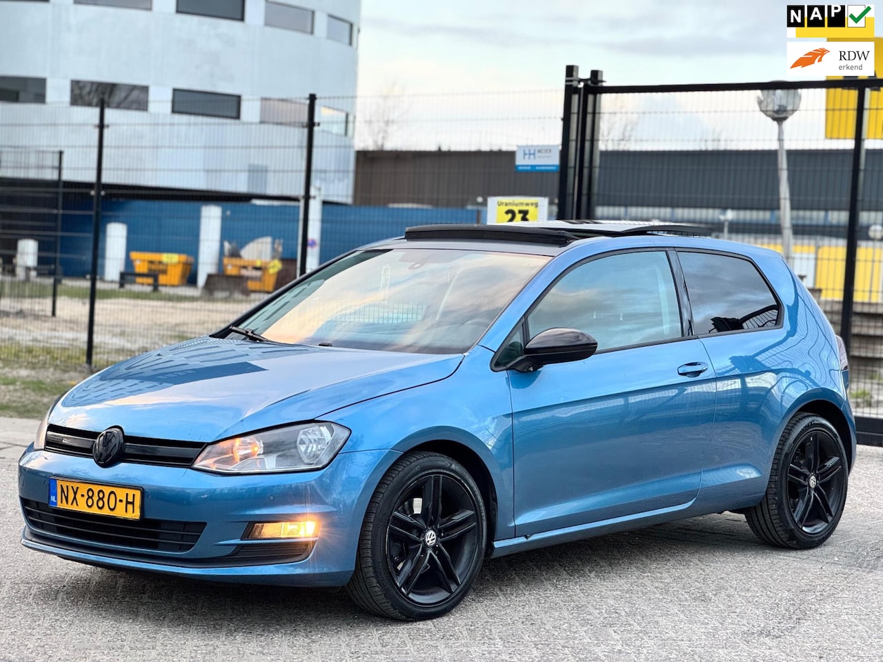 Volkswagen Golf - 1.6 TDI BlueMotion/PANO/NAVI/AIRCO/CRUISE/ - AutoWereld.nl