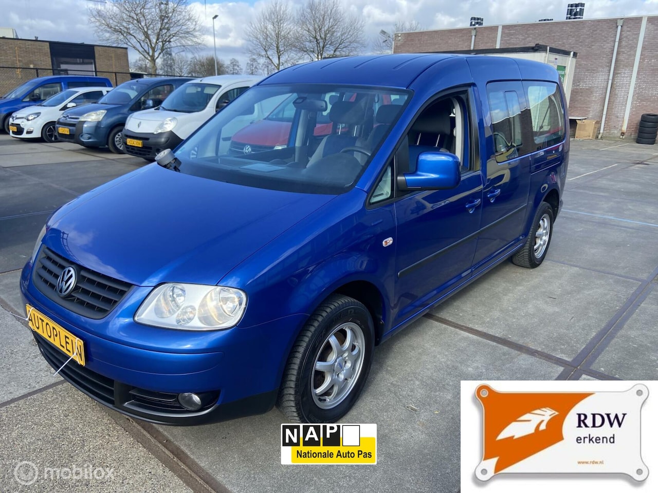 Volkswagen Caddy Maxi - 1.6 Trendline 7p. 1.6 Trendline 7p. - AutoWereld.nl