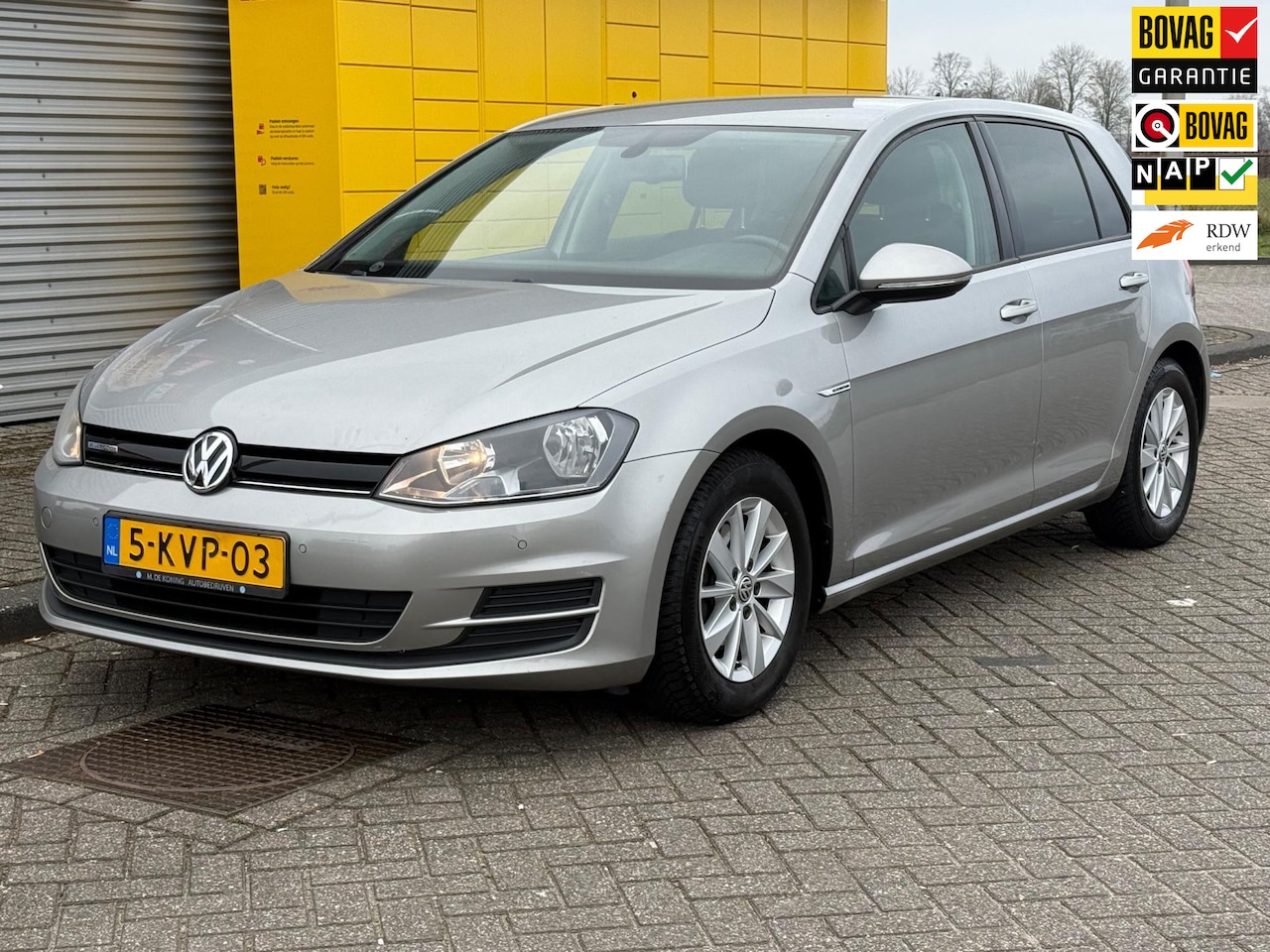 Volkswagen Golf - 1.6 TDI Comfortline BlueMotion ECC Airco Navi PDC v+a - AutoWereld.nl