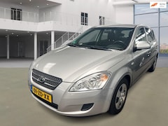 Kia Cee'd - 1.4 X-tra AIRCO TREKHAAK 2 X SLEUTELS