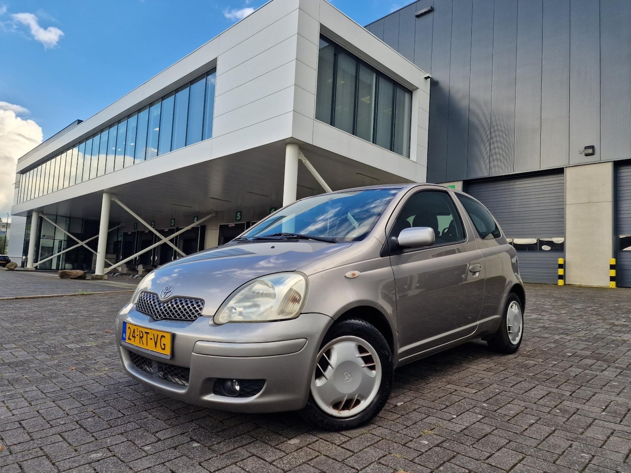 Toyota Yaris - 1.3 VVT-i S-Line AIRCO 2 X SLEUTELS - AutoWereld.nl