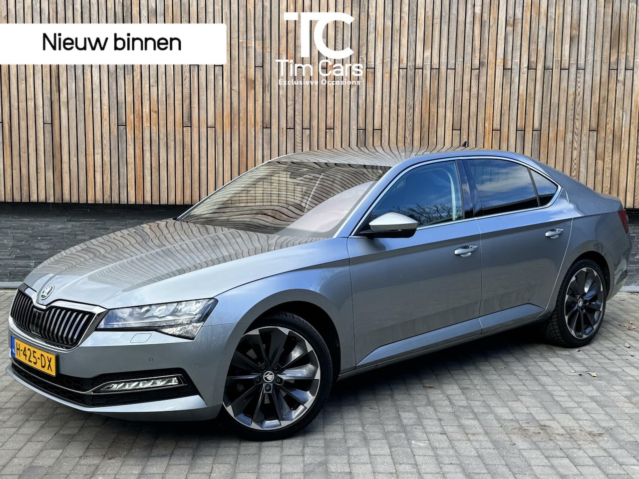 Skoda Superb - 1.5 TSI Business Edition | LED | Canton | Navigatiesysteem | Elektrisch verstelbare bestuu - AutoWereld.nl