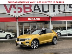 Volkswagen T-Roc - 1.5 TSI AUT. 150PK R-LINE PANO-DAK CAMERA CARPLAY TREKHAAK DIGIT