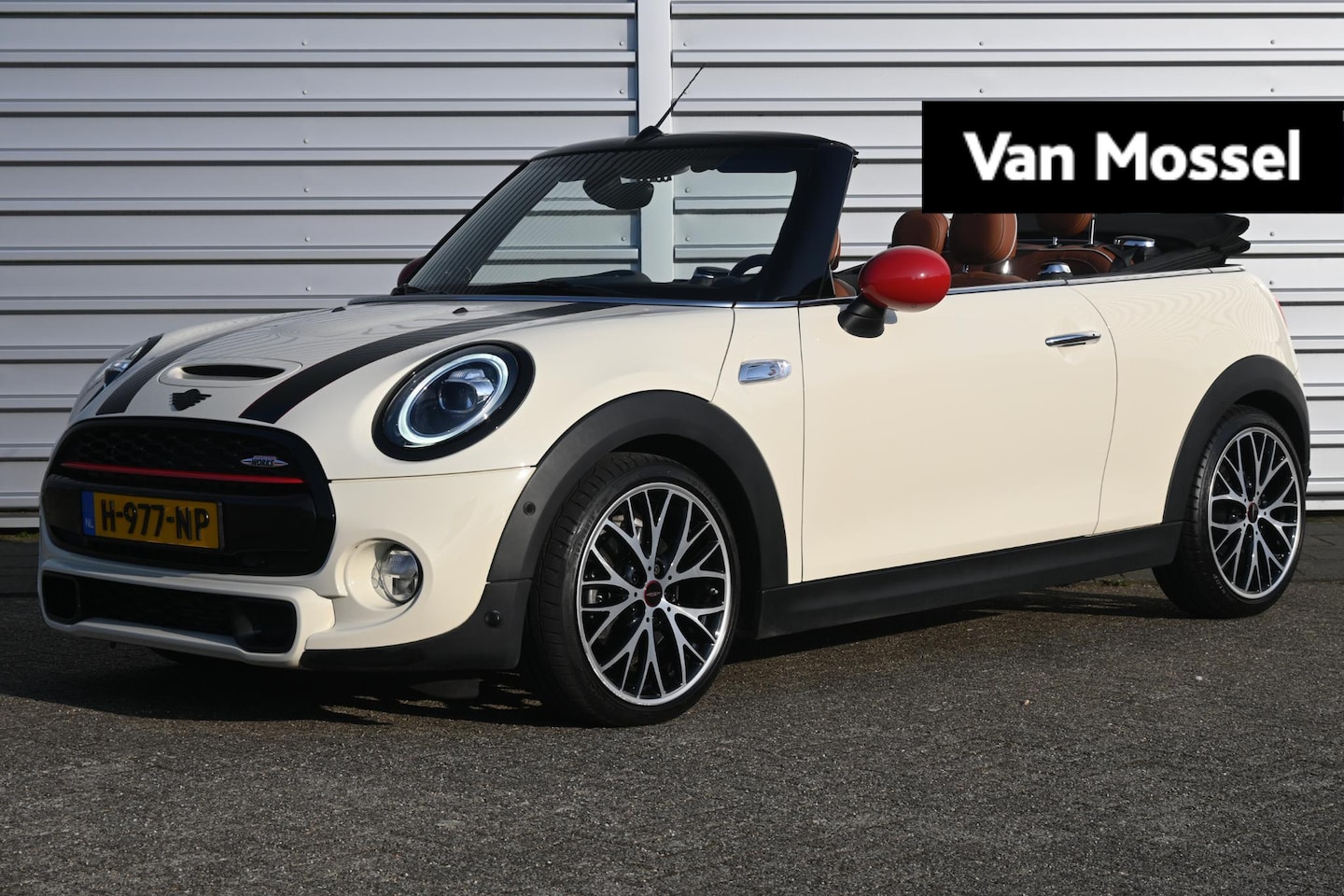 MINI Cabrio - Mini 2.0 Cooper S Chili | Navigatie | Lederen stoelen | JCW Pakket |  LAGE KM STAND!! | - AutoWereld.nl