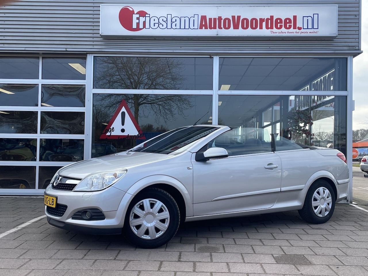 Opel Astra TwinTop - 1.8 Temptation Automaat / Cruise / Clima / 2007 - AutoWereld.nl