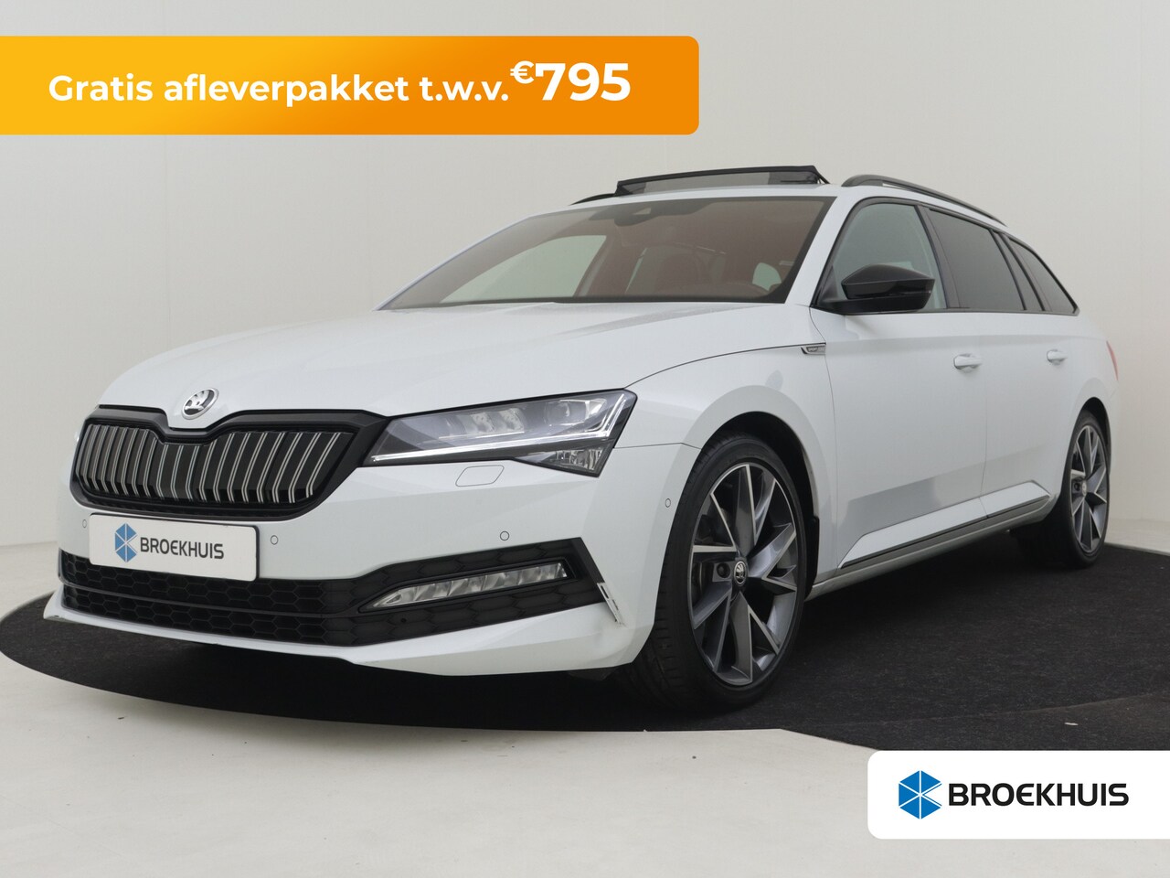 Skoda Superb Combi - 1.4 TSI iV Sportline Business 218pk | Panorama dak | Dodehoekdetectie | Trekhaak | Zonnesc - AutoWereld.nl