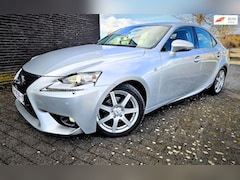 Lexus IS - 300h F Sport Line GARANTIE