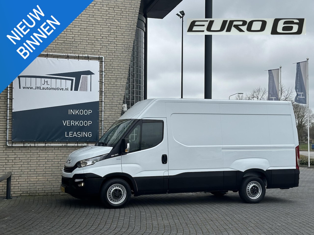 Iveco Daily - 35S12V 2.3 352 H2 L*3500KG HAAK*A/C*3P* - AutoWereld.nl