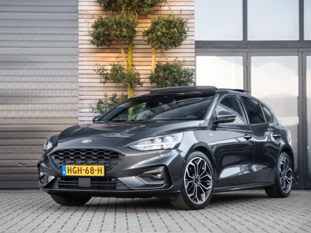 Ford Focus - 1.0 EcoBoost ST-Line Pano Keyless Winterpack - AutoWereld.nl