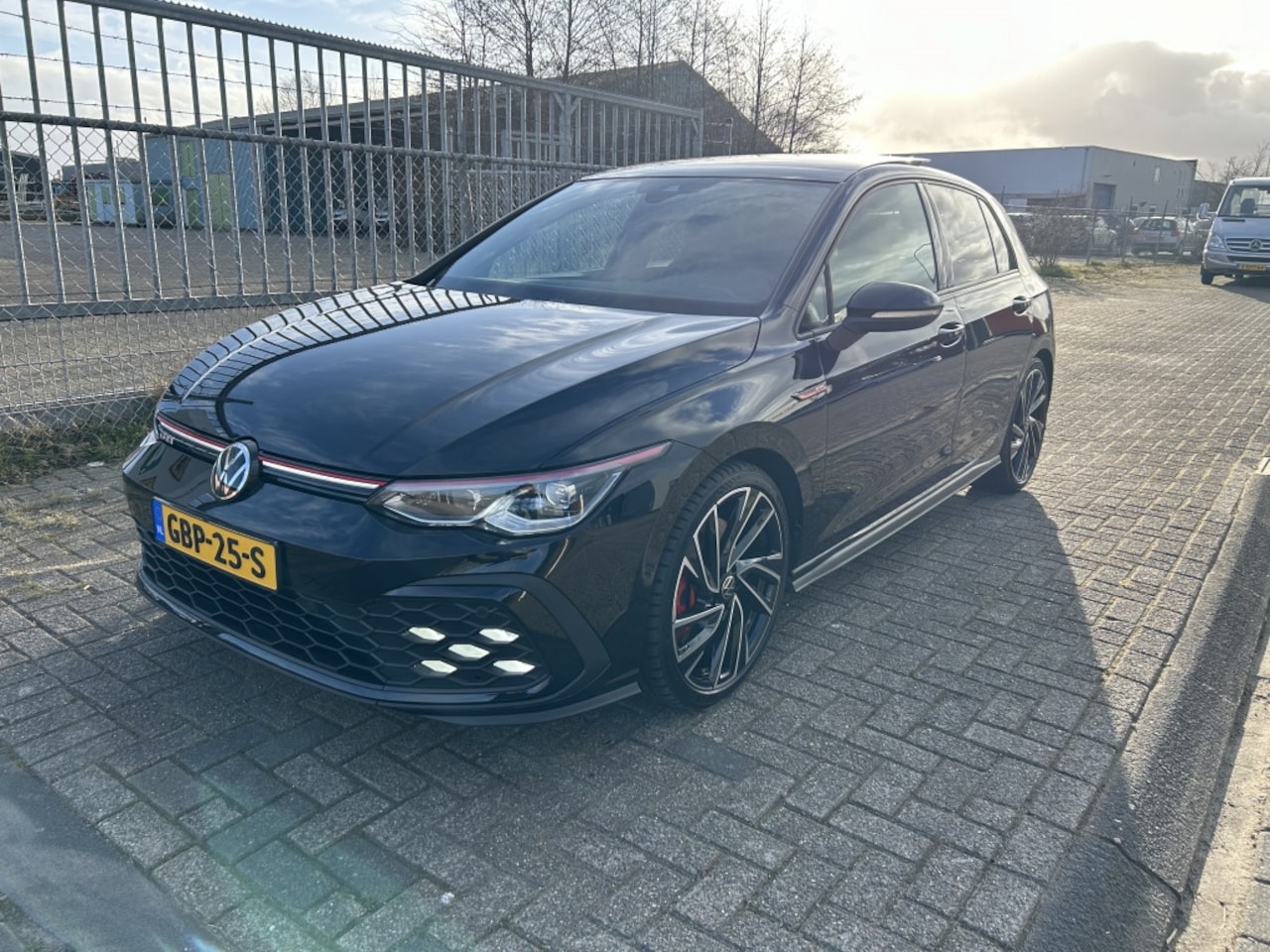 Volkswagen Golf - 2.0 TSI GTI / Pano / IQ Light / 24.000KM / Nieuwstaat - AutoWereld.nl