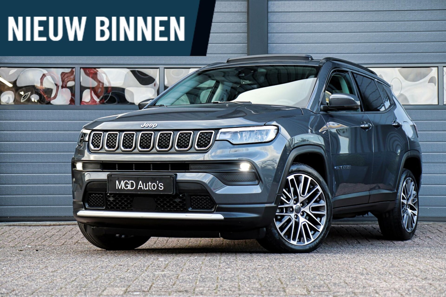 Jeep Compass - 4xe Plug-in Hybrid Electric Limited /PANODAK/CAMERA/KEYLESS/STOEL+STUURVERW./ELEK. KLEP! - AutoWereld.nl