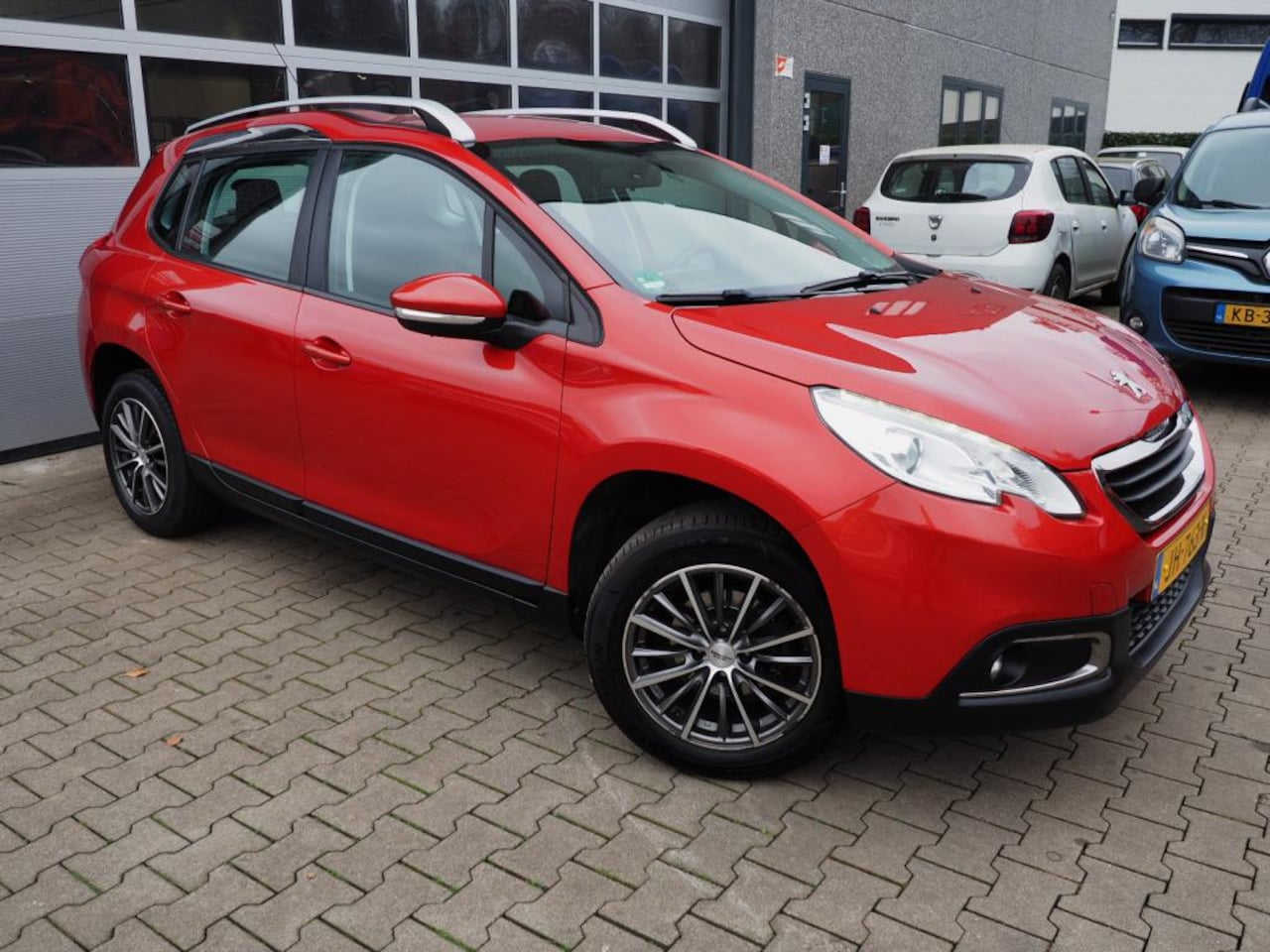 Peugeot 2008 - Blue Lion 1.2 Puretech AIRCO CRUISE NAVI LM VELGEN PARKEER S.