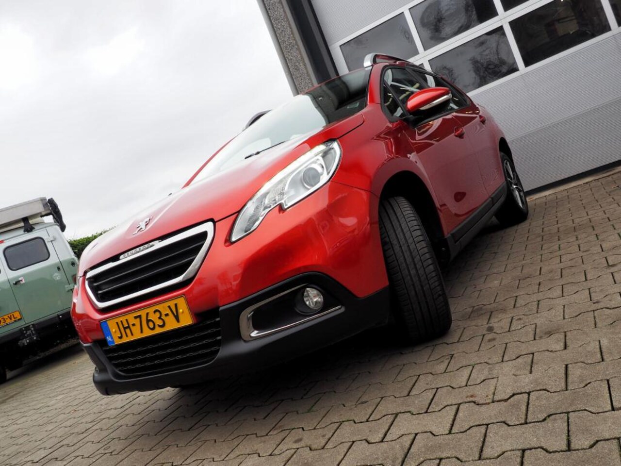 Peugeot 2008 - Blue Lion 1.2 Puretech AIRCO CRUISE NAVI LM VELGEN PARKEER S.