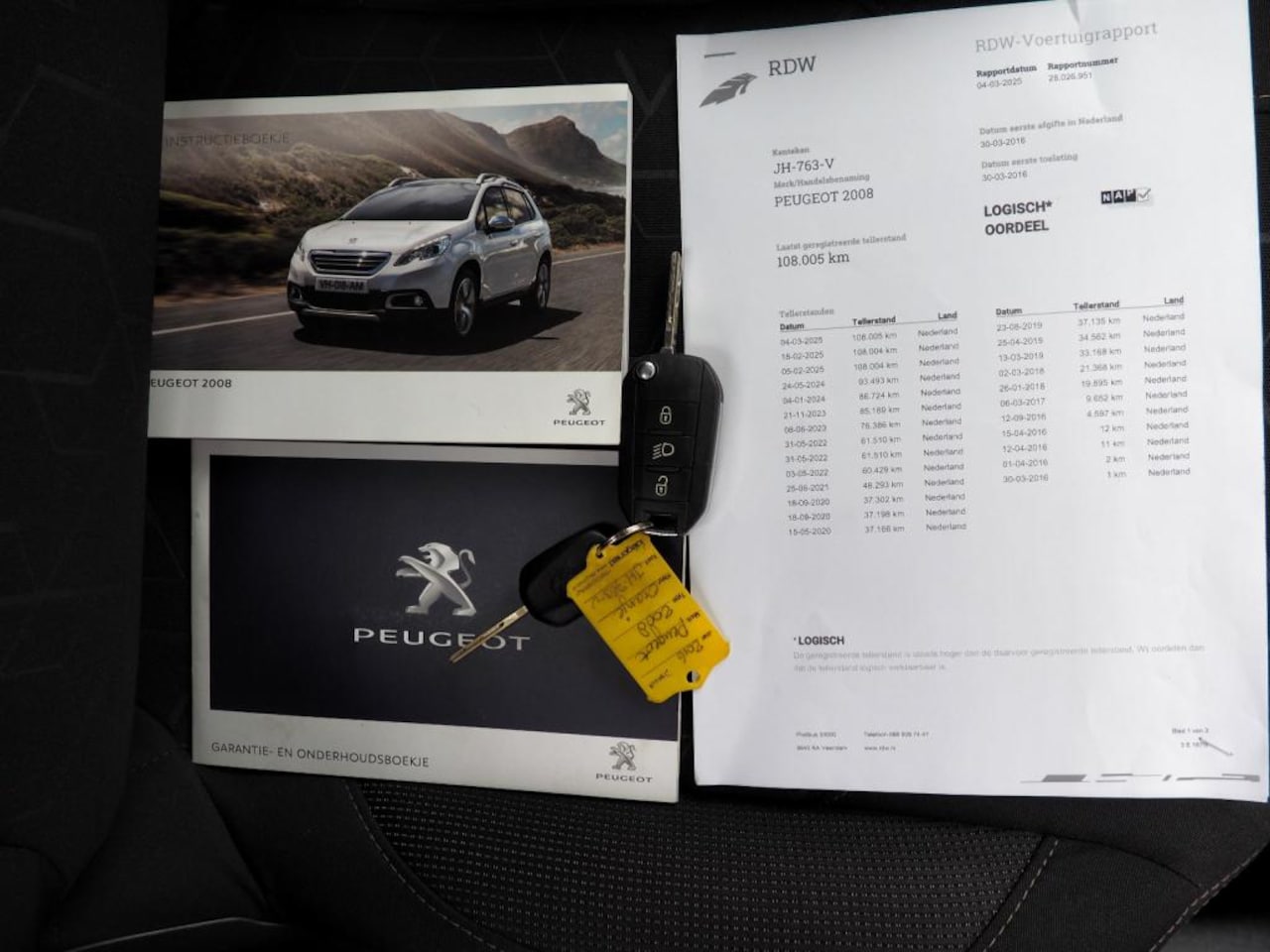 Peugeot 2008 - Blue Lion 1.2 Puretech AIRCO CRUISE NAVI LM VELGEN PARKEER S.