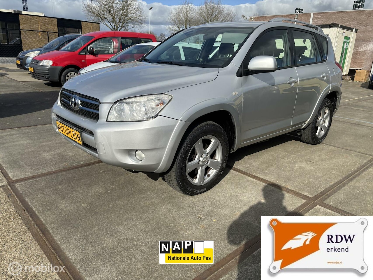 Toyota RAV4 - 2.2 D-CAT Linea Sol 2.2 D-CAT Linea Sol - AutoWereld.nl