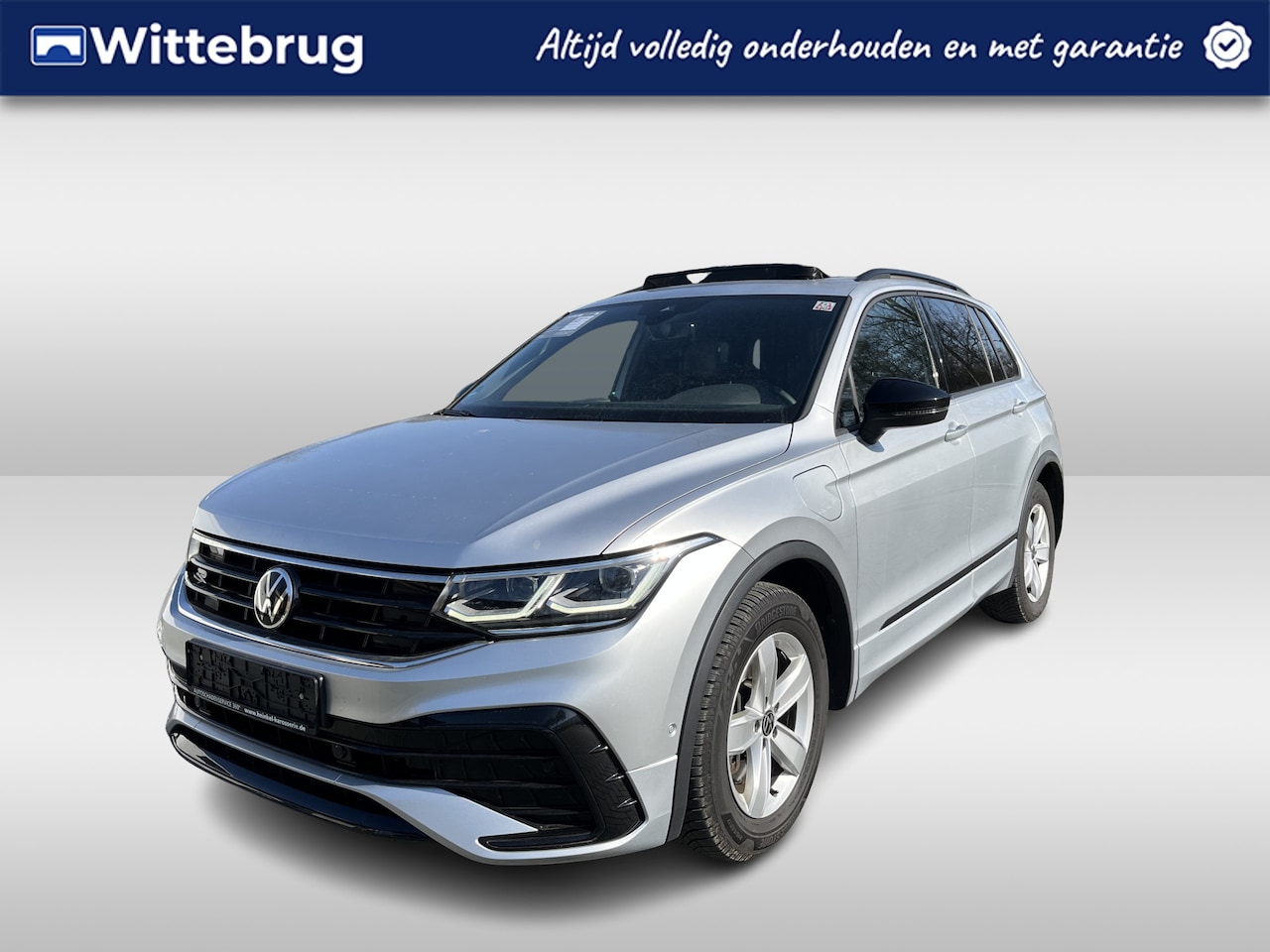 Volkswagen Tiguan - 1.4 TSI eHybrid R-Line / AUTOMAAT/ TREKHAAK/ PANO/ 2X R-LINE/ KEYLESS/ ADAPT. CRUISE/ LED - AutoWereld.nl