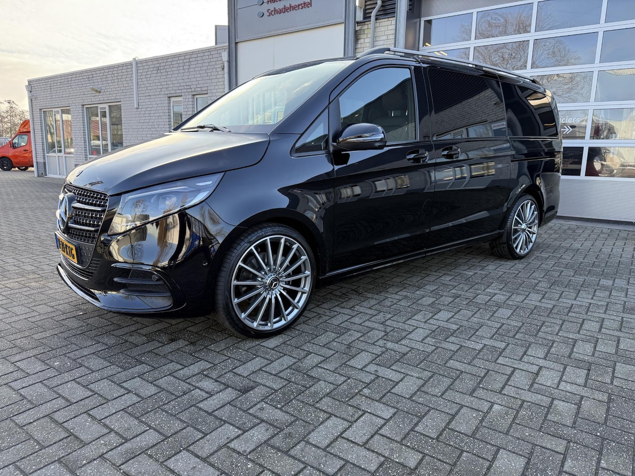 Mercedes-Benz V-klasse - 300d Lang DC Avantgarde 21'' INCH-STOELVERKOELING-DASHCAM-VOL OPTIES - AutoWereld.nl