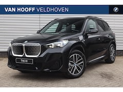 BMW iX1 - eDrive20 M Sport / Panoramadak / Trekhaak / Sportstoelen / Adaptieve LED / Comfort Access