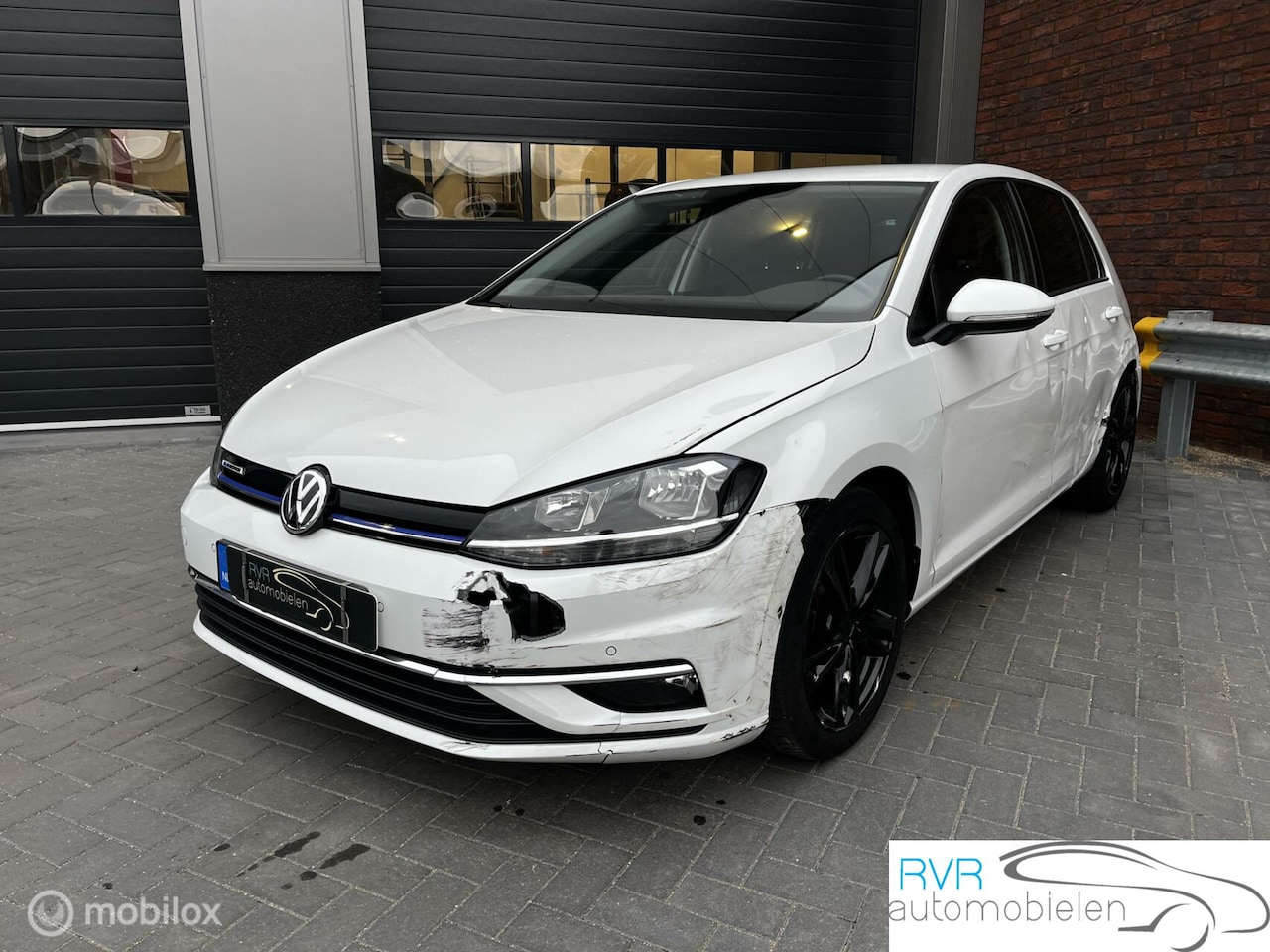 Volkswagen Golf - 1.5 TSI Highline / SCHADE - AutoWereld.nl