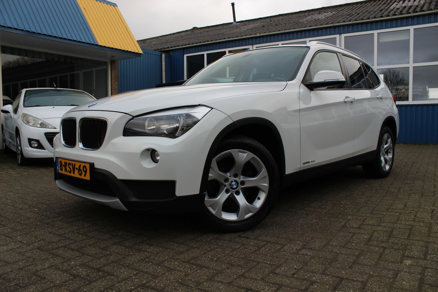 BMW X1 - 2.0D S-Drive "Edition Business" Cruise - Navi - Trekhaak !!! 164 Pk - AutoWereld.nl