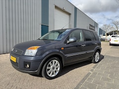 Ford Fusion - 1.6-16V Titanium X 101 PK. Mooie en goed onderhouden auto van de tweede eigenaar Distribut