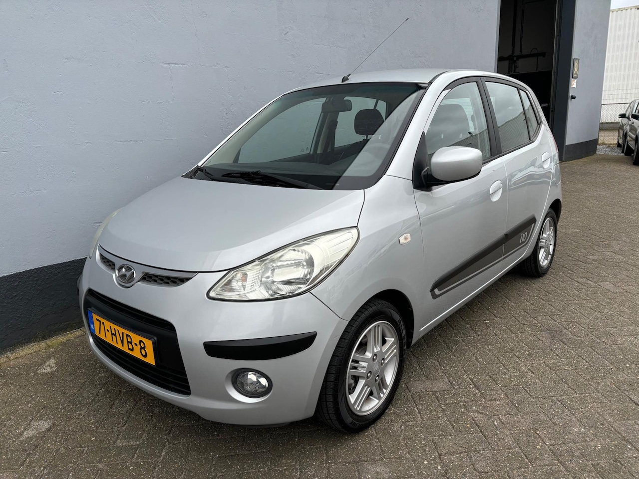 Hyundai i10 - 1.25i i-Catcher 5-Deurs - Airco - LMV - AutoWereld.nl