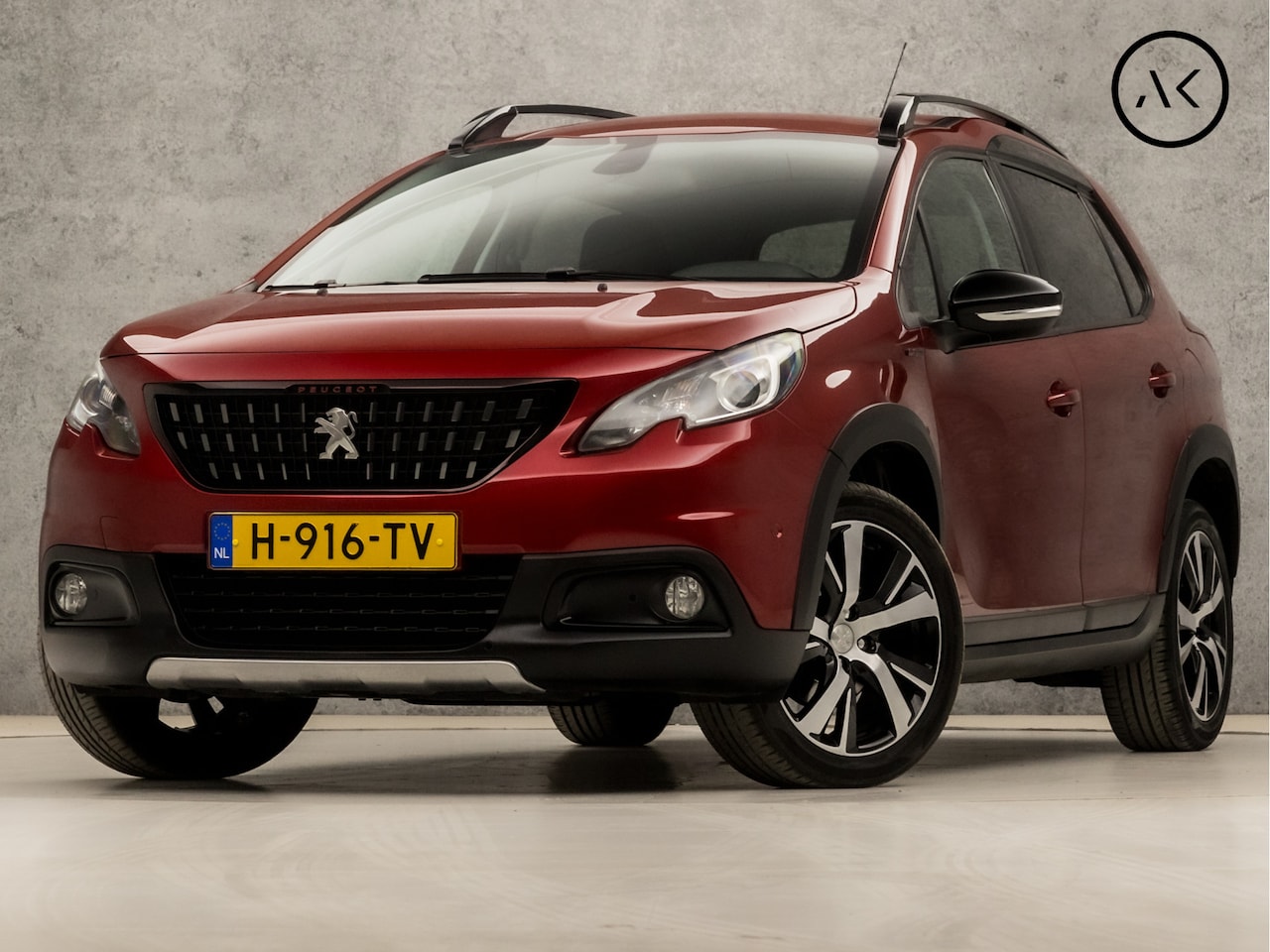 Peugeot 2008 - 1.2 PureTech Sport Automaat (APPLE CARPLAY, NAVIGATIE, CLIMATE, GETINT GLAS, LEDER, XENON, - AutoWereld.nl