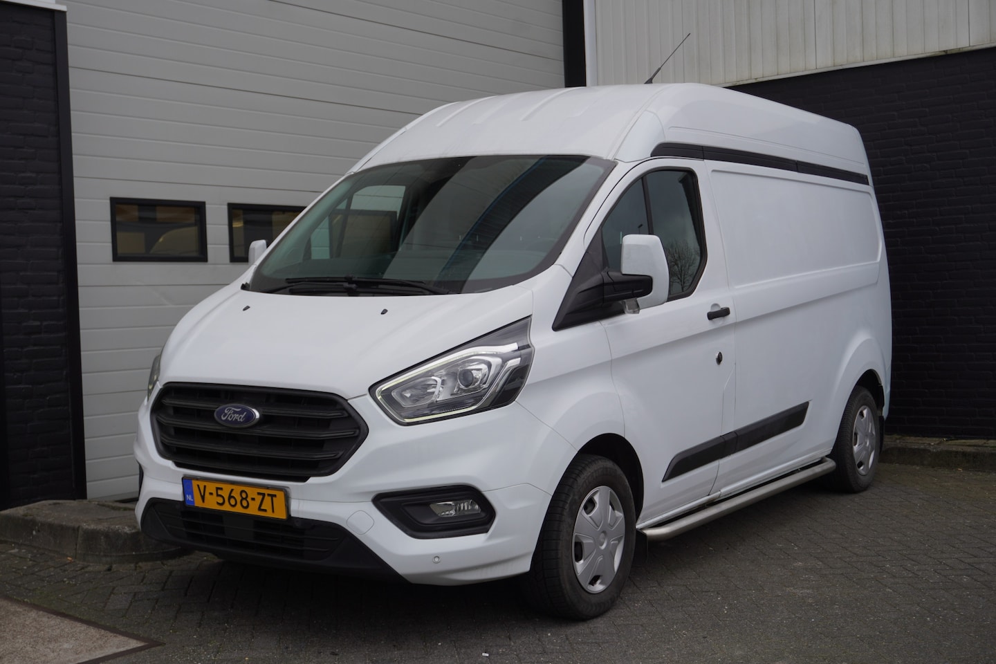 Ford Transit Custom - 2.0 TDCI 130PK L2H2 EURO 6 - Airco - Navi - Cruise - € 13.950,- Excl. - AutoWereld.nl