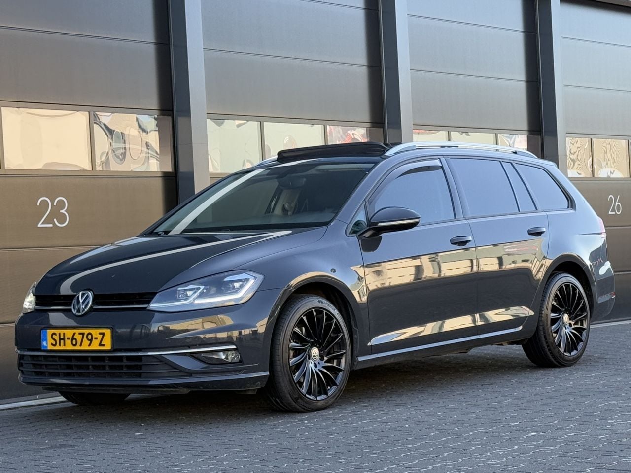 Volkswagen Golf Variant - 1.6 TDI Xenon Pano Clima EURO-6 - AutoWereld.nl