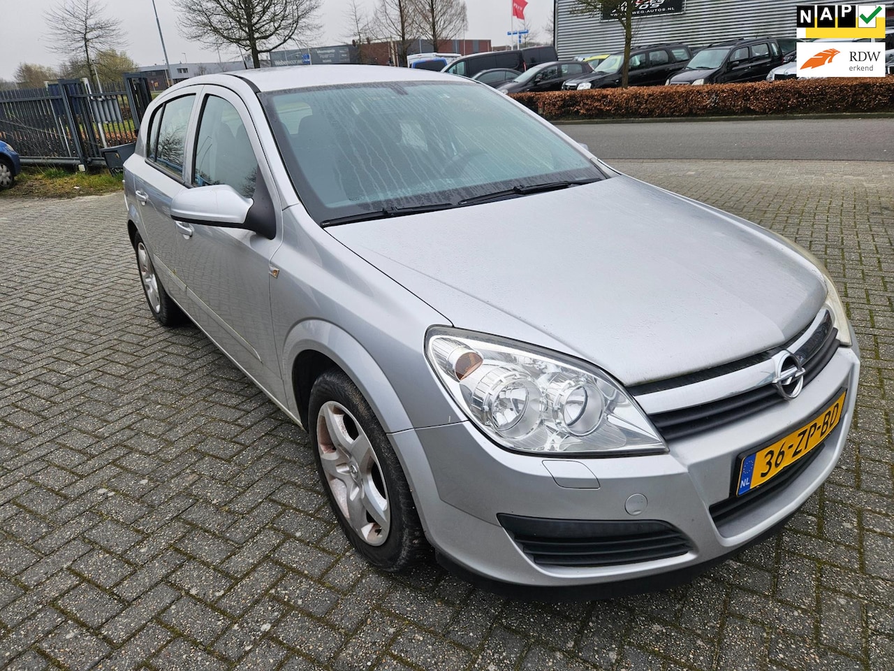 Opel Astra - 1.6 Business 5 deurs airco lichte schade - AutoWereld.nl