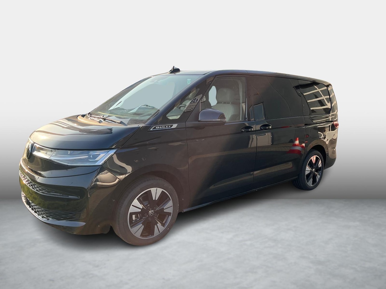 Volkswagen Multivan - Bulli L1 1.5 Ehybrid 180kW DSG 4 motion | Easy open pakket | Soundsystem "harman kardon" | - AutoWereld.nl