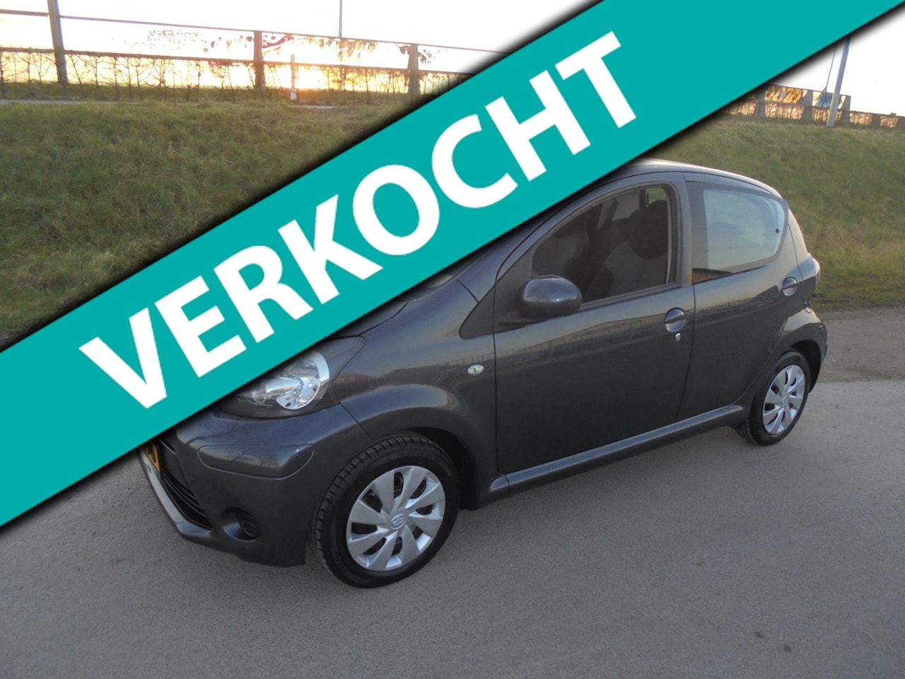 Toyota Aygo - Toyota ayco 1.0 benzine 5 deurs airco 128.000km - AutoWereld.nl